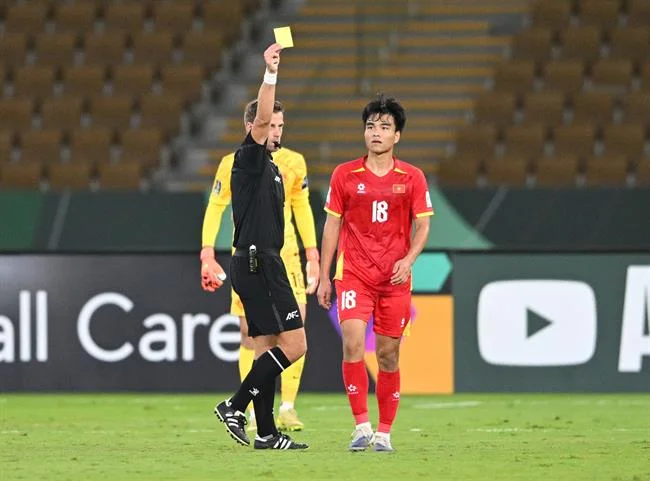 Hình ảnh đội ngũ chuyên gia tận tâm của 7clubs game.